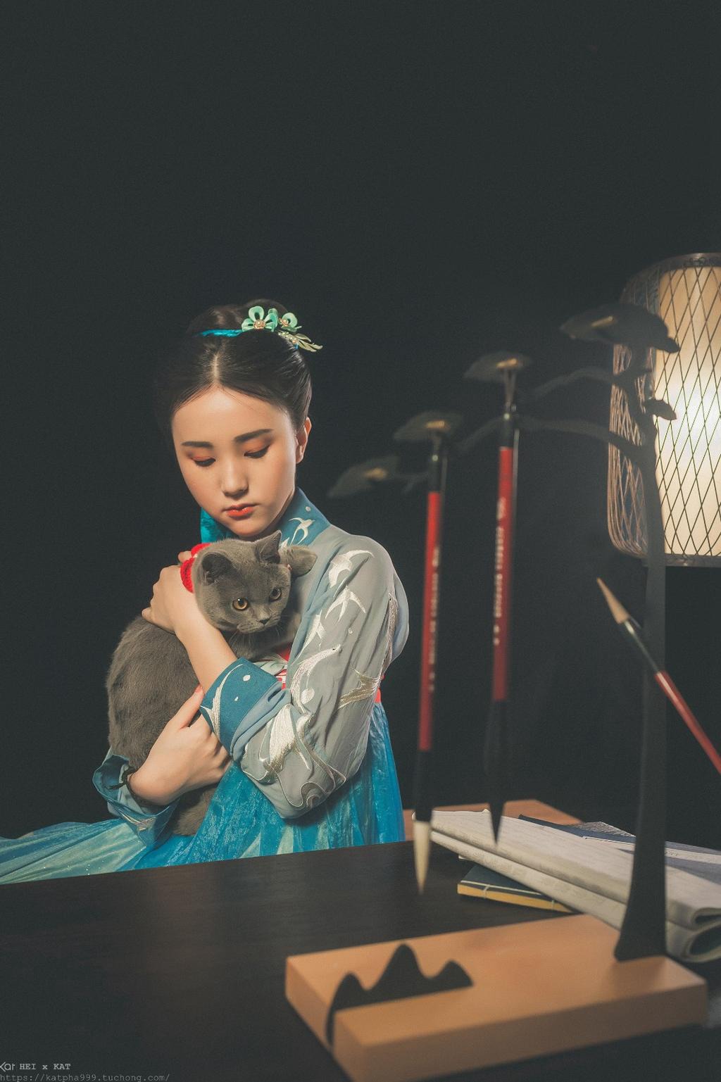 汉服少女娇小玲珑唯美古风摄影