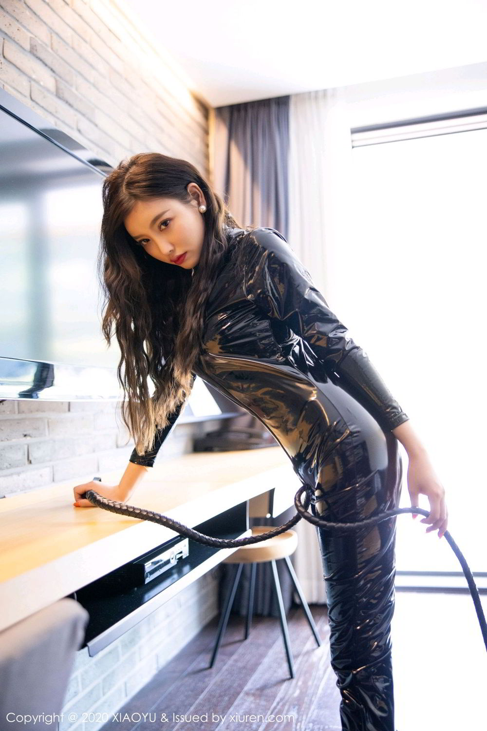 皮衣女郎杨晨晨深沟美乳性感美臀最大胆37人体艺照片写真