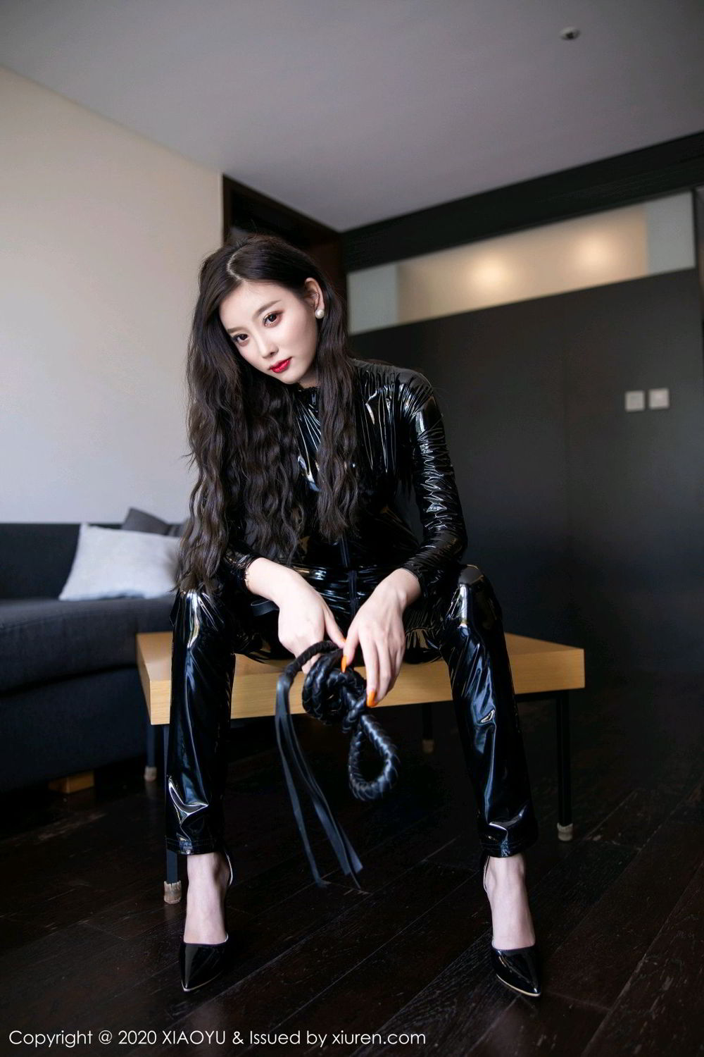 皮衣女郎杨晨晨深沟美乳性感美臀最大胆37人体艺照片写真