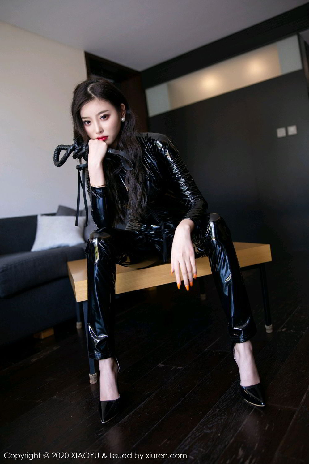 皮衣女郎杨晨晨深沟美乳性感美臀最大胆37人体艺照片写真