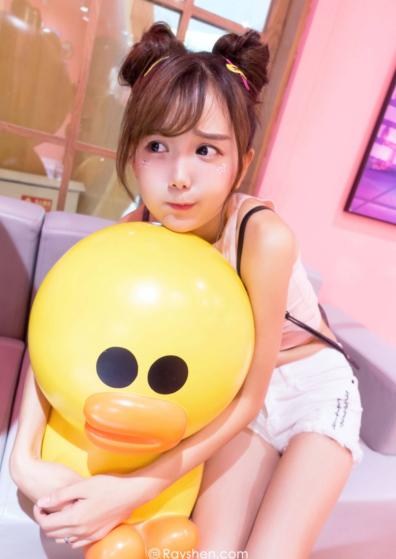 皮衣女郎杨晨晨深沟美乳性感美臀最大胆37人体艺照片写真