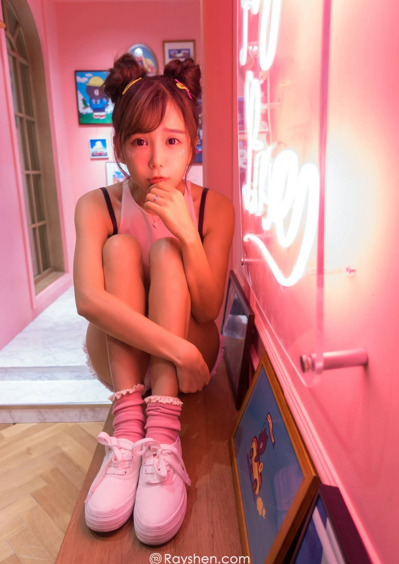 皮衣女郎杨晨晨深沟美乳性感美臀最大胆37人体艺照片写真