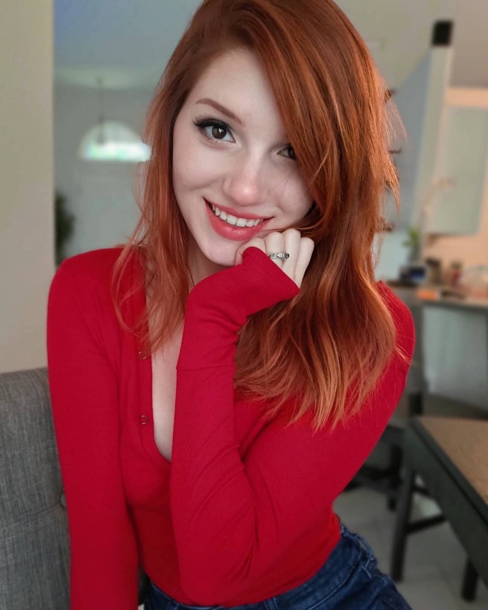 身材火爆的美娇娘大波迷人身姿曼妙高清人体艺术摄影