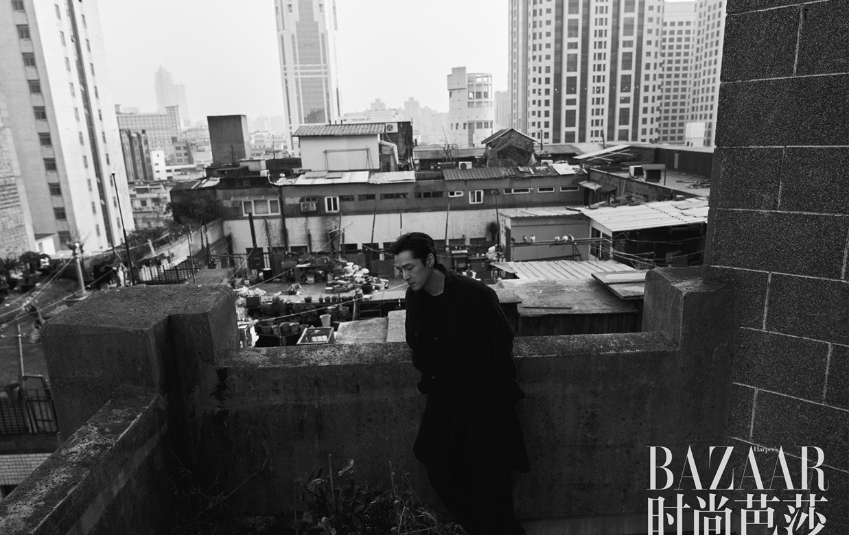 胡歌城市之上芭莎大片黑白电影质感故事感十足