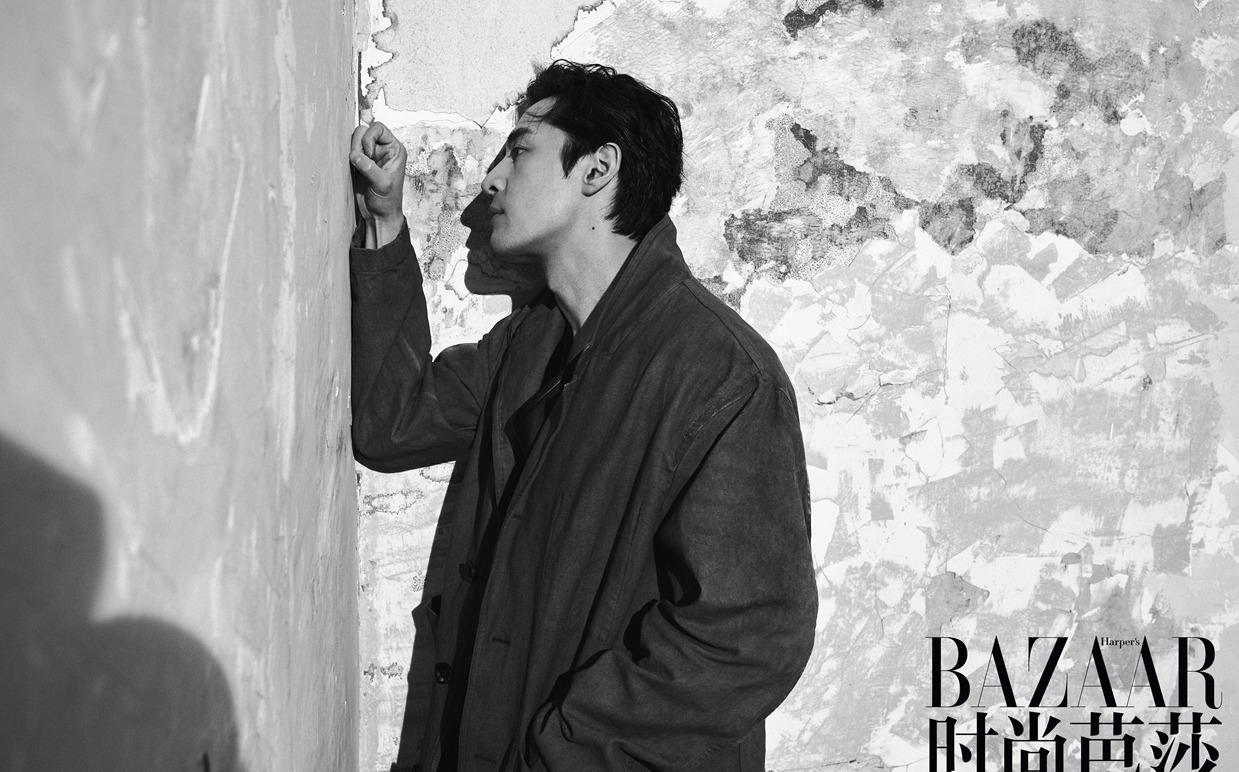 胡歌城市之上芭莎大片黑白电影质感故事感十足