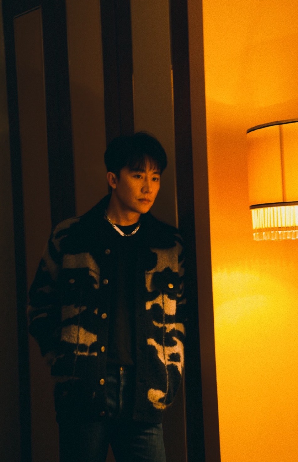 黄轩胶片质感慵懒随性杂志写真