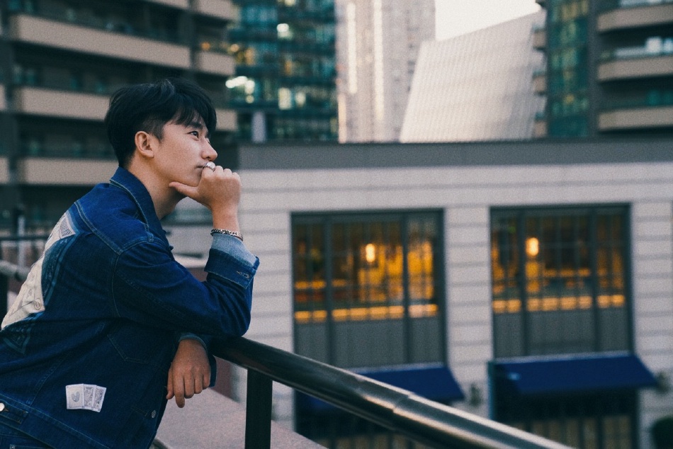 黄轩胶片质感慵懒随性杂志写真