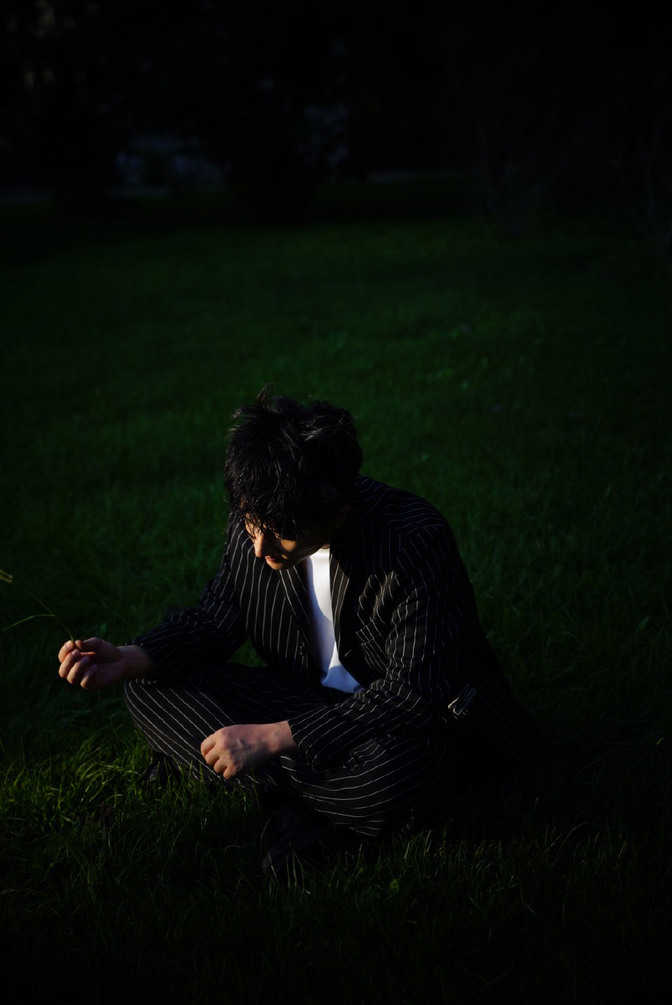 黄轩胶片质感慵懒随性杂志写真