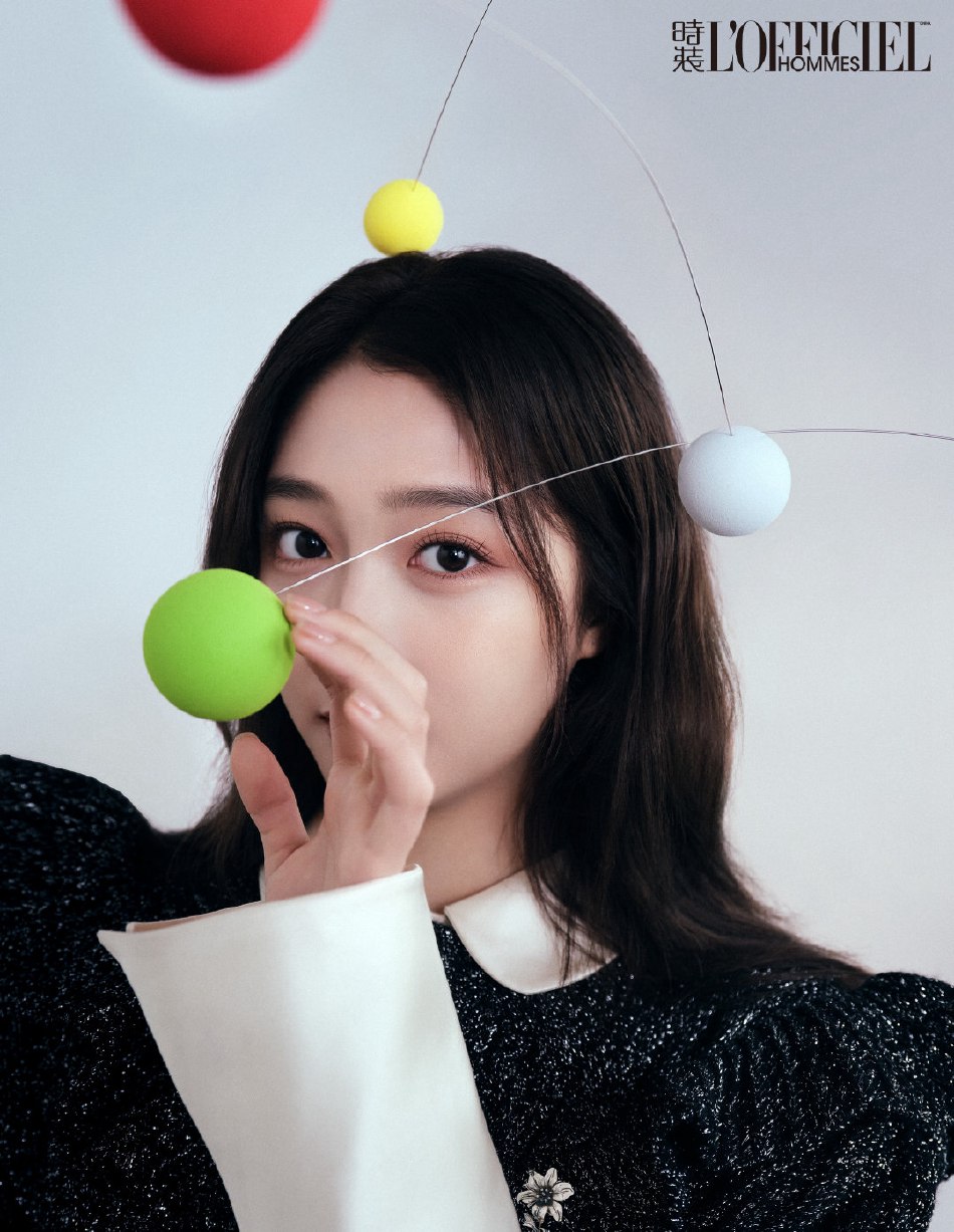 关晓彤时尚造型百变风格杂志写真