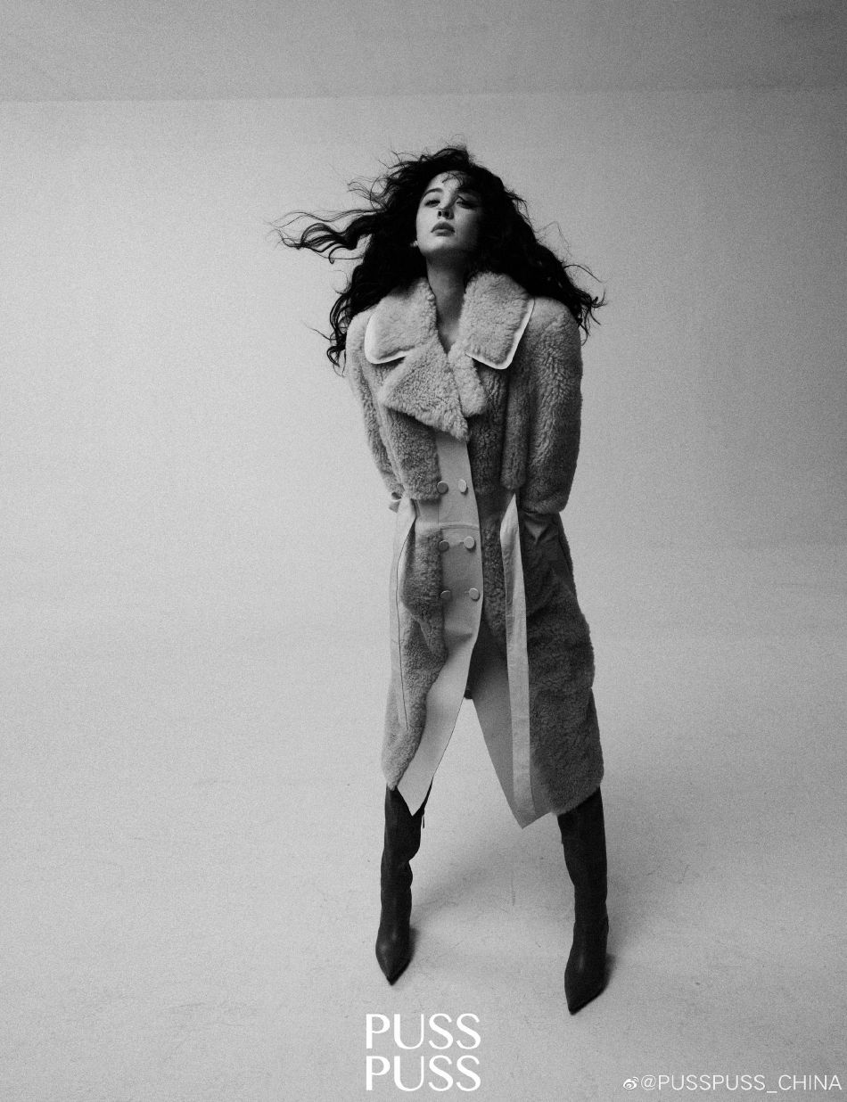 古力娜扎化身摩登女郎时尚写真