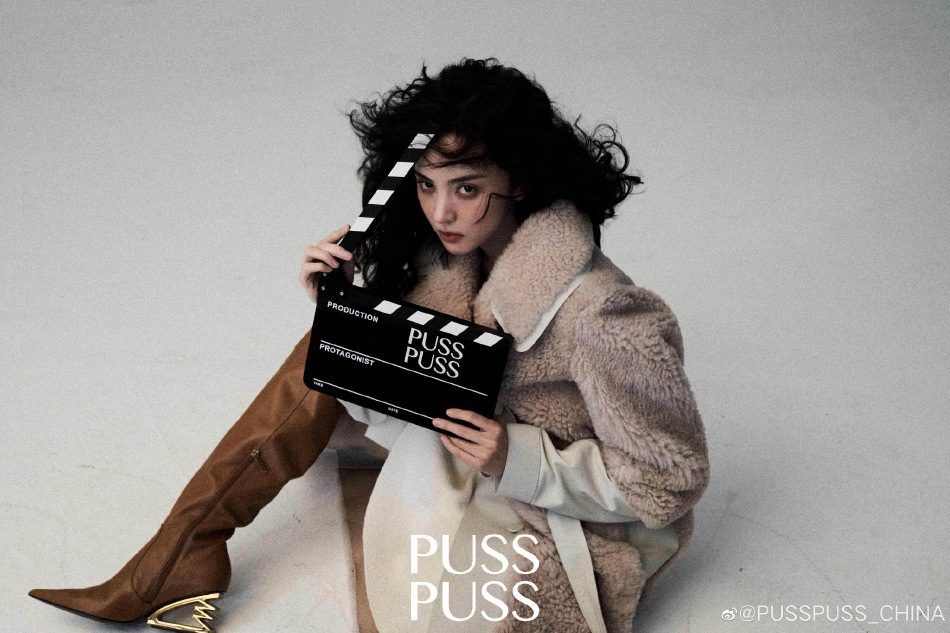 古力娜扎化身摩登女郎时尚写真