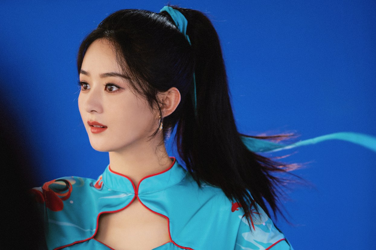 赵丽颖国风旗袍造型花絮图高马尾酷飒绝美