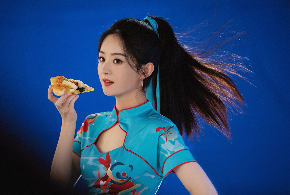 赵丽颖国风旗袍造型花絮图高马尾酷飒绝美