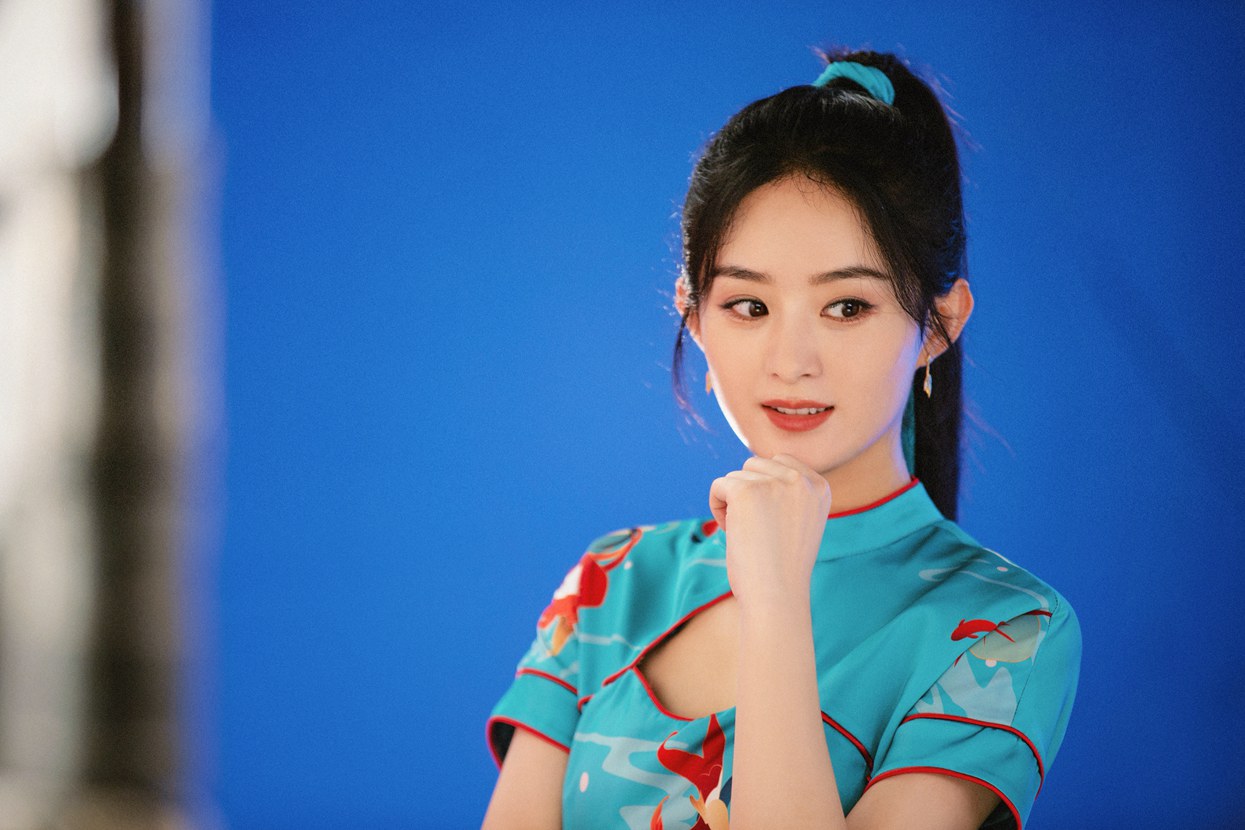 赵丽颖国风旗袍造型花絮图高马尾酷飒绝美