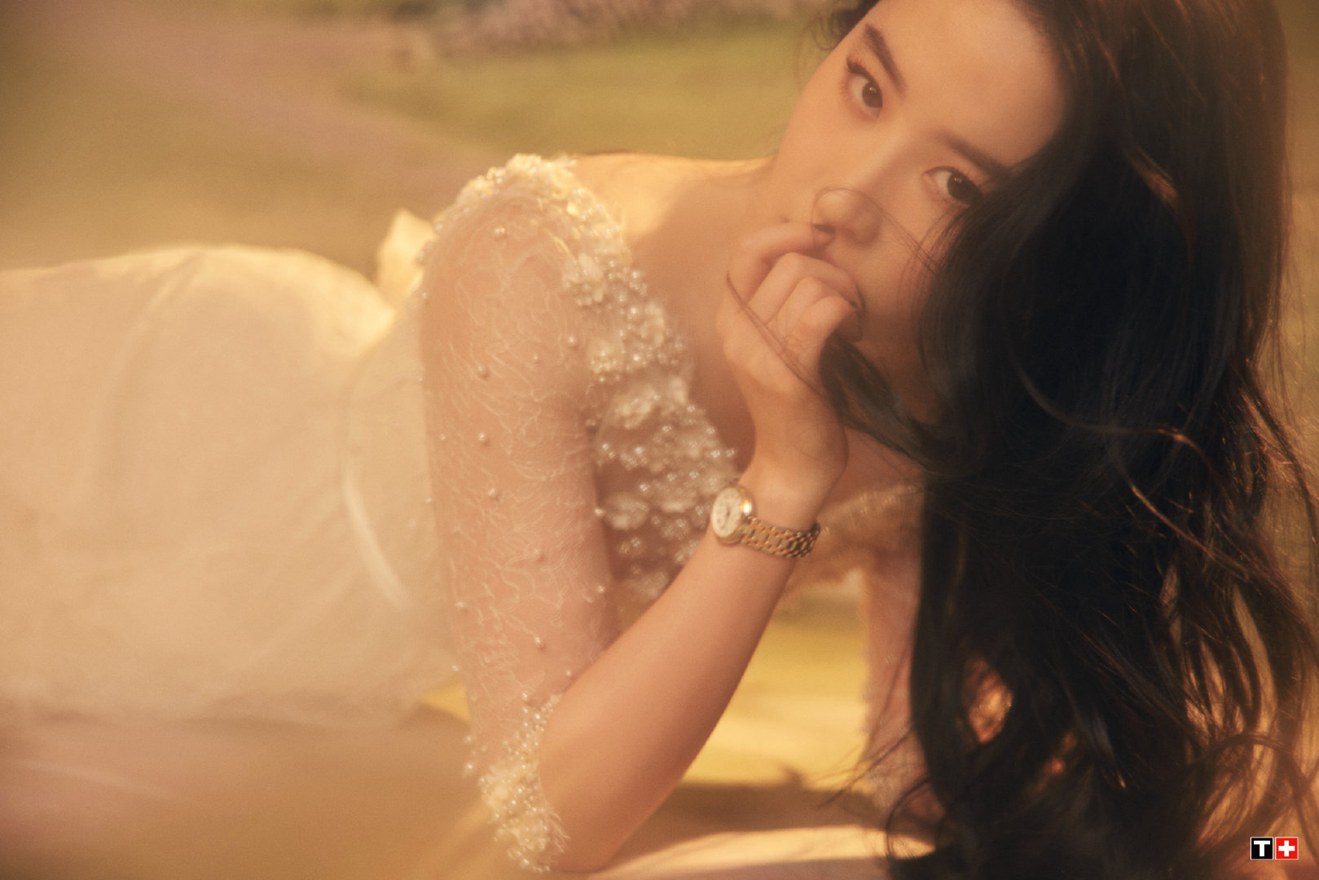 刘亦菲珍珠纱裙造型优雅贵气自带仙气