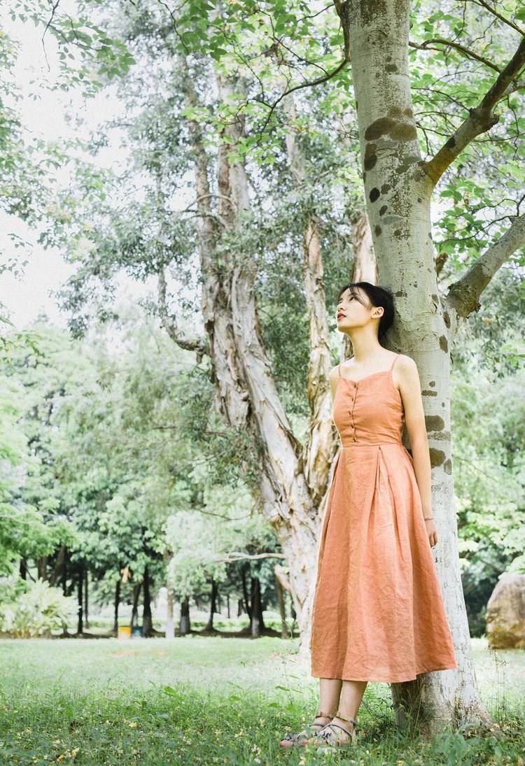 风韵身材少妇丝袜吊带睡衣写真