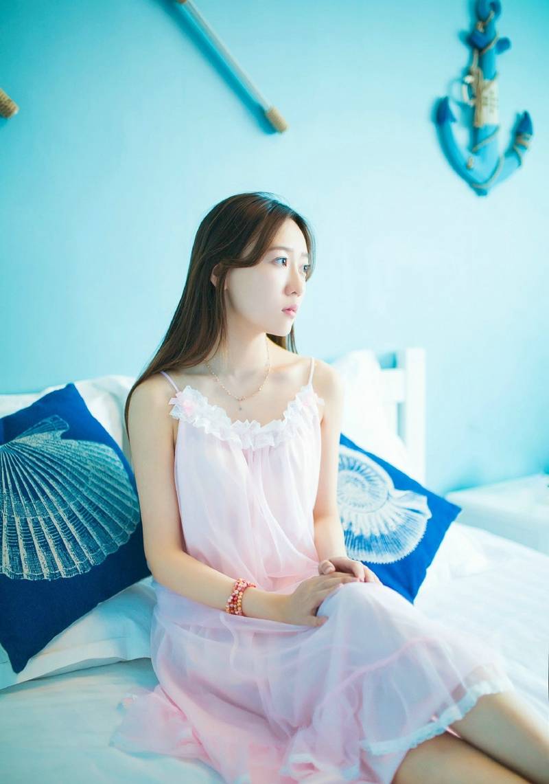 宅男女神小热巴完美好身材前凸后翘魔鬼美女套图