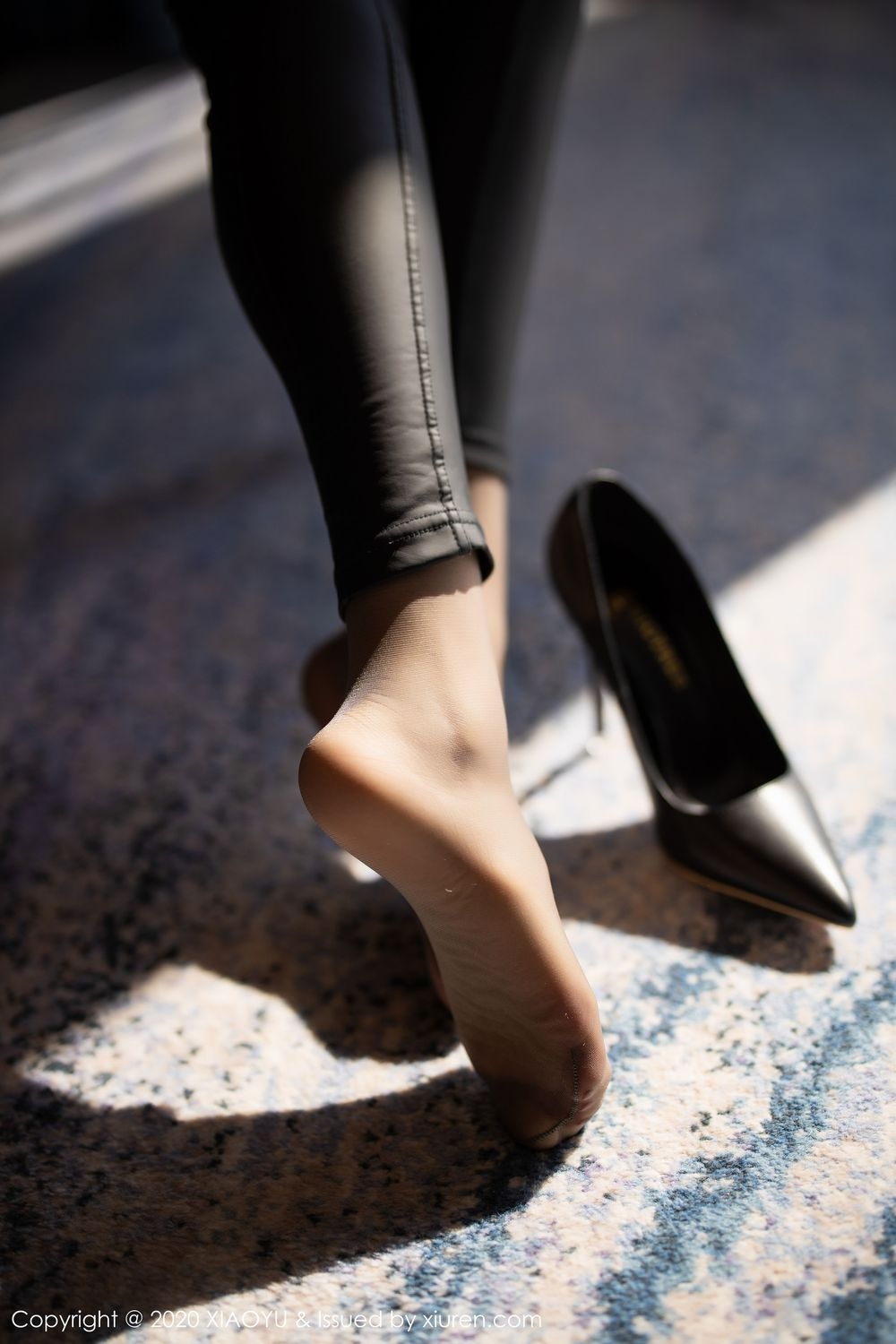 宅男女神小热巴完美好身材前凸后翘魔鬼美女套图