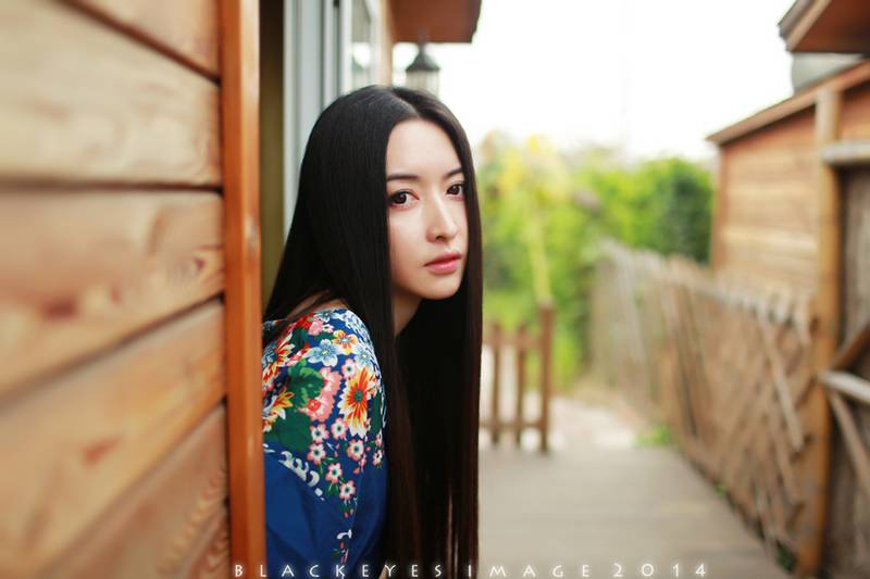 宅男女神小热巴完美好身材前凸后翘魔鬼美女套图