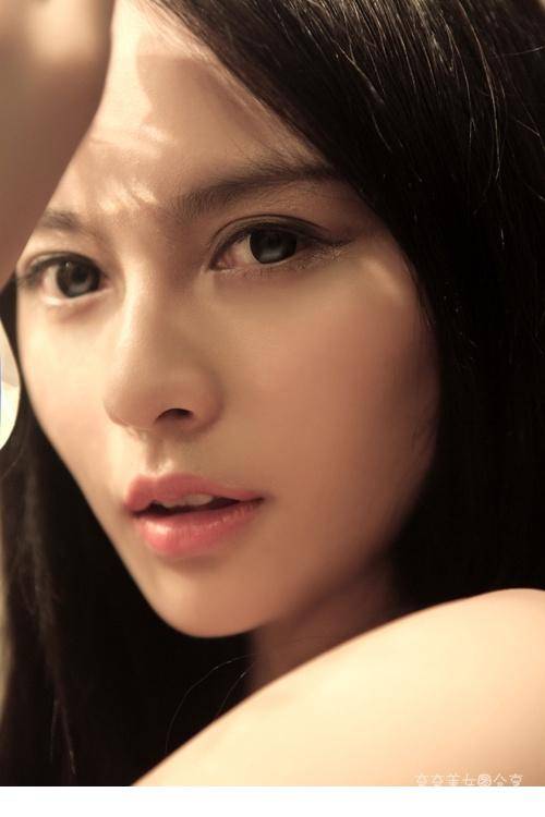 宅男女神小热巴完美好身材前凸后翘魔鬼美女套图