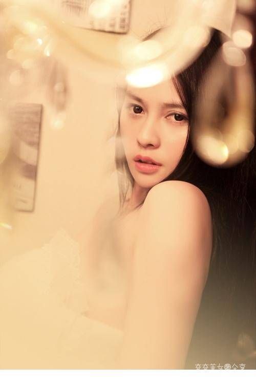 宅男女神小热巴完美好身材前凸后翘魔鬼美女套图