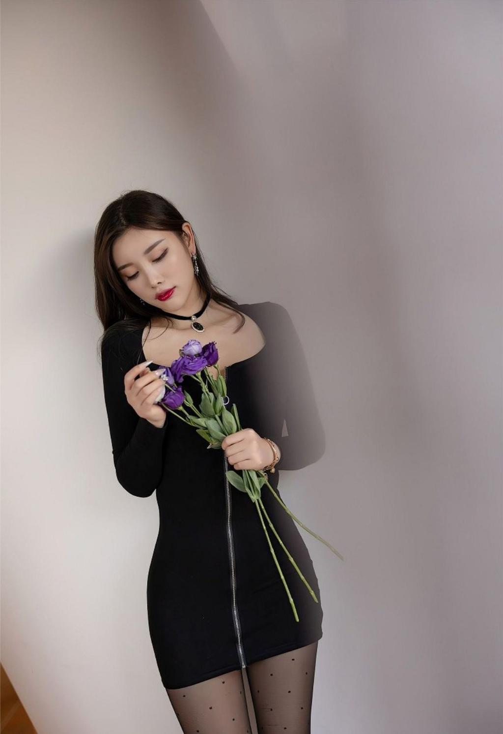 性感美女黑丝美腿高跟玉足套图