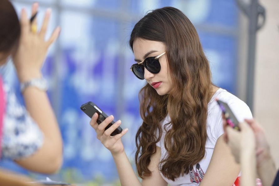 销魂完美女车模化身ol制服美女充满女人味图片