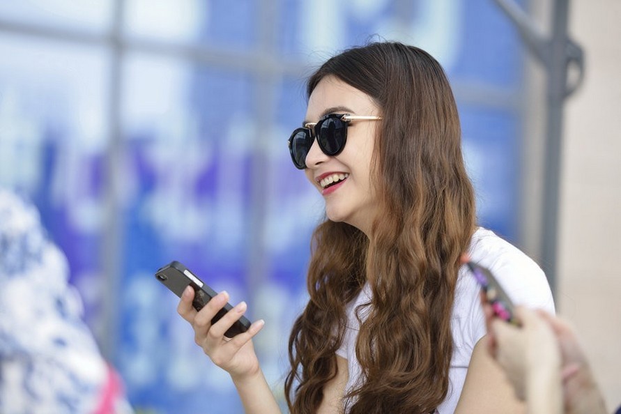 销魂完美女车模化身ol制服美女充满女人味图片