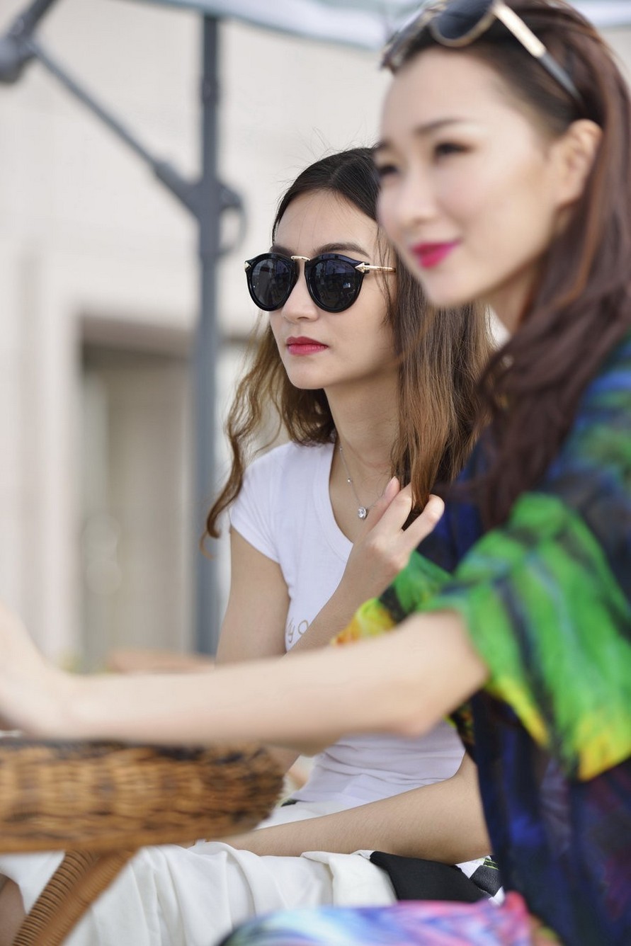 销魂完美女车模化身ol制服美女充满女人味图片