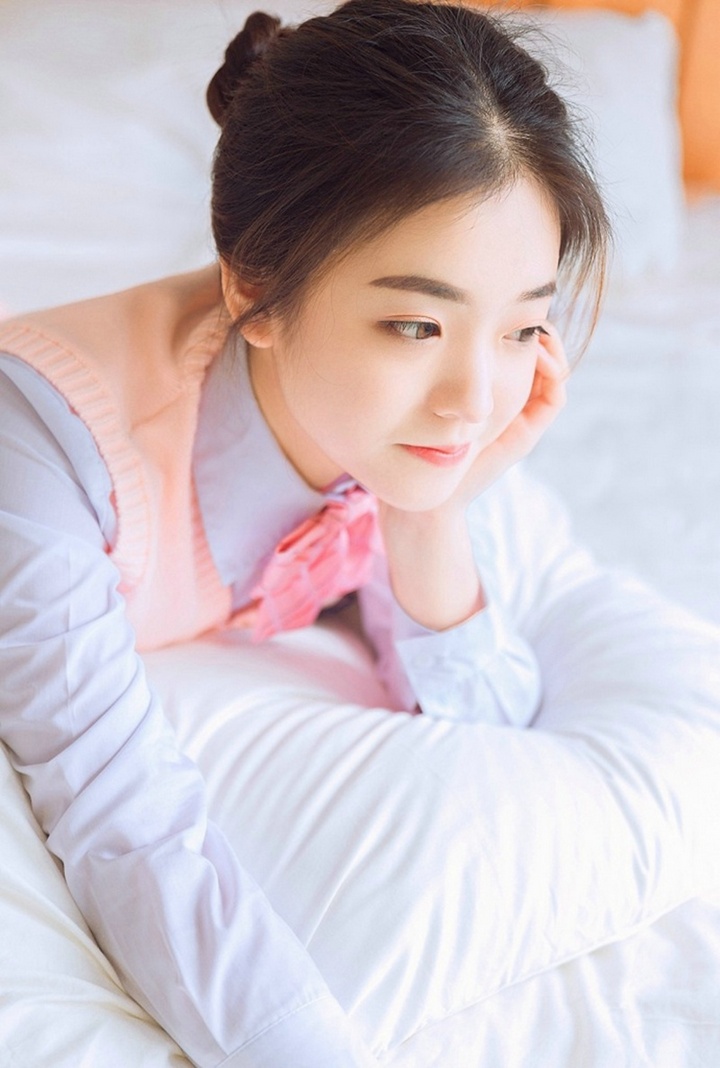 销魂完美女车模化身ol制服美女充满女人味图片