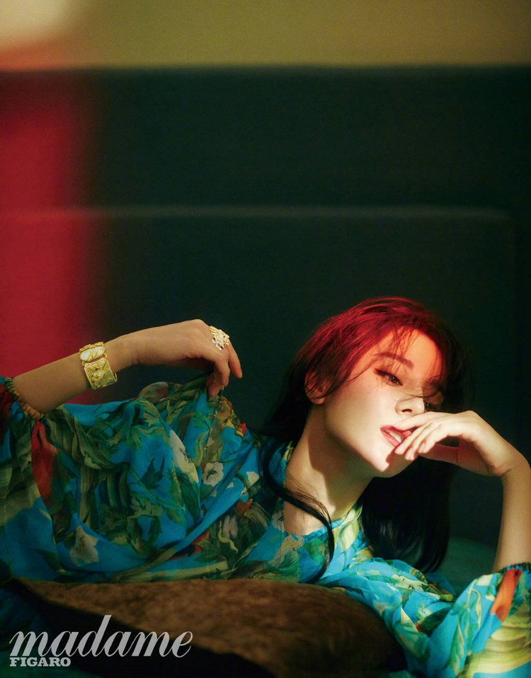 梦幻美女迪丽热巴香艳抚媚撩人气质明星写真图片