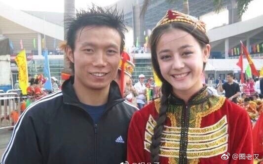 迪丽热巴小时候出道前的图片