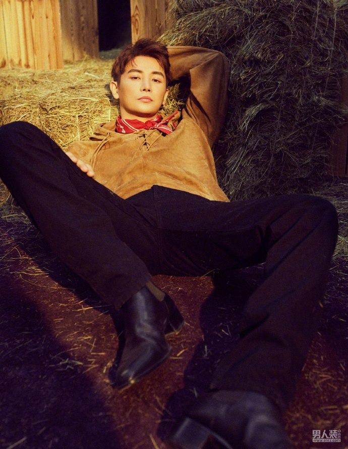 帅气牛仔型男孙坚青涩稚嫩活力个性明星写真图片