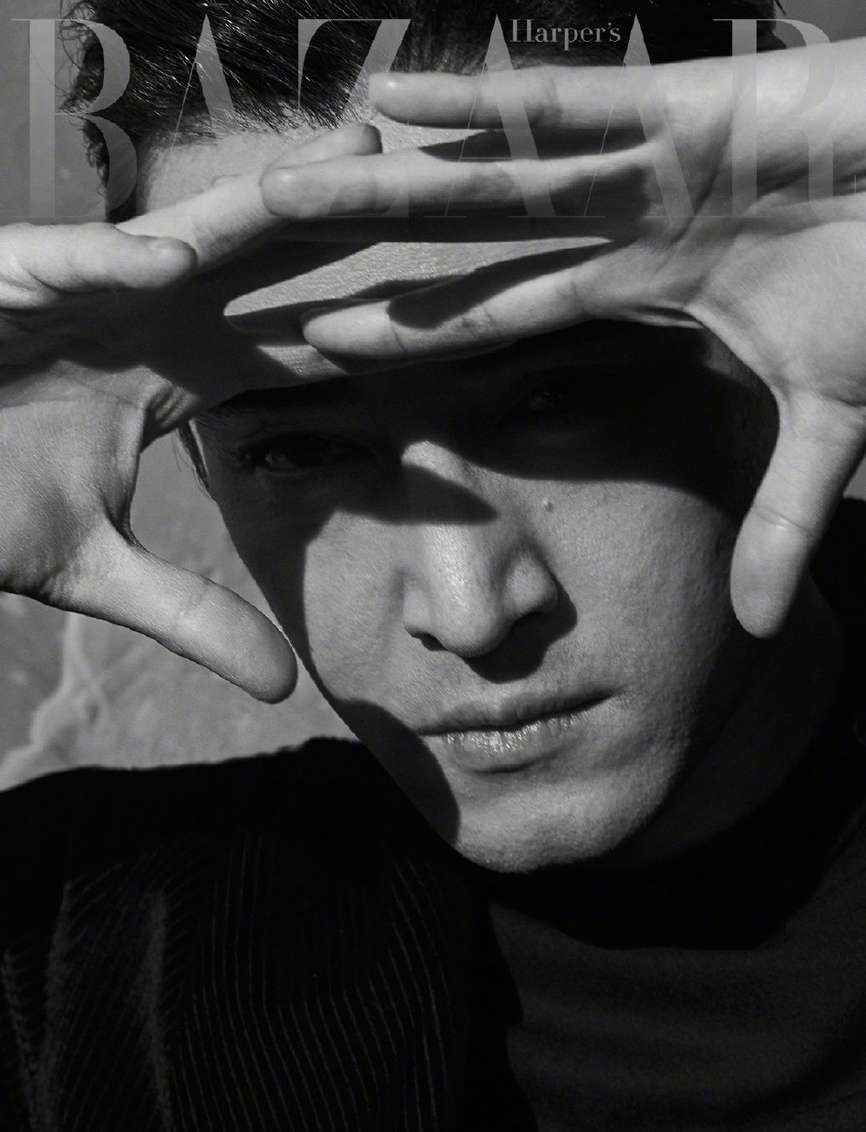 胡歌黑白色调演绎电影质感写真