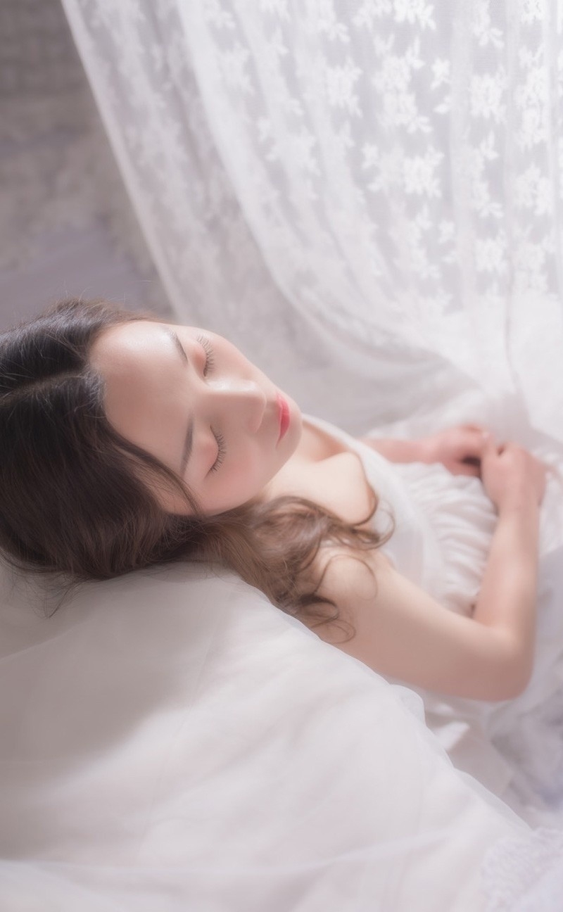 睡美人裹胸长裙模特妖娆妩媚性感捡尸朦胧写真