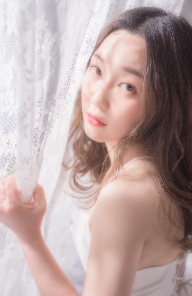 睡美人裹胸长裙模特妖娆妩媚性感捡尸朦胧写真