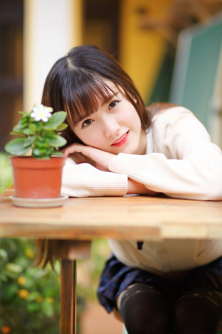 清纯漂亮美女超短裙黑丝裤袜写真