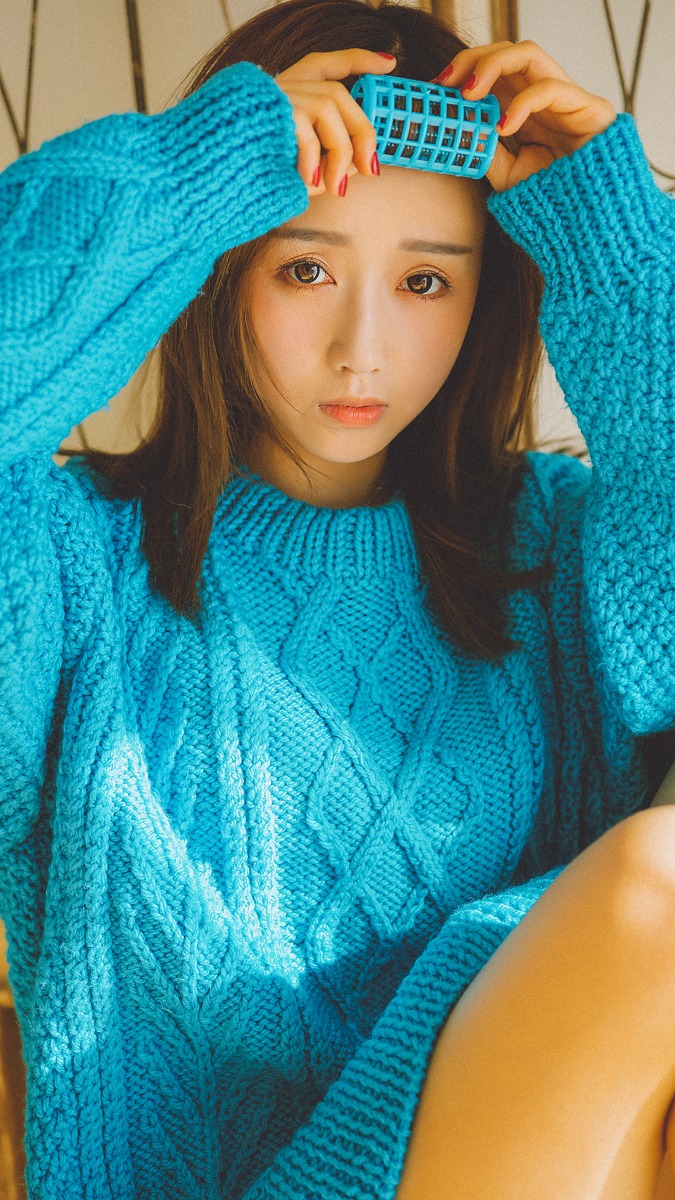 邻家瓜子脸美女居家写真