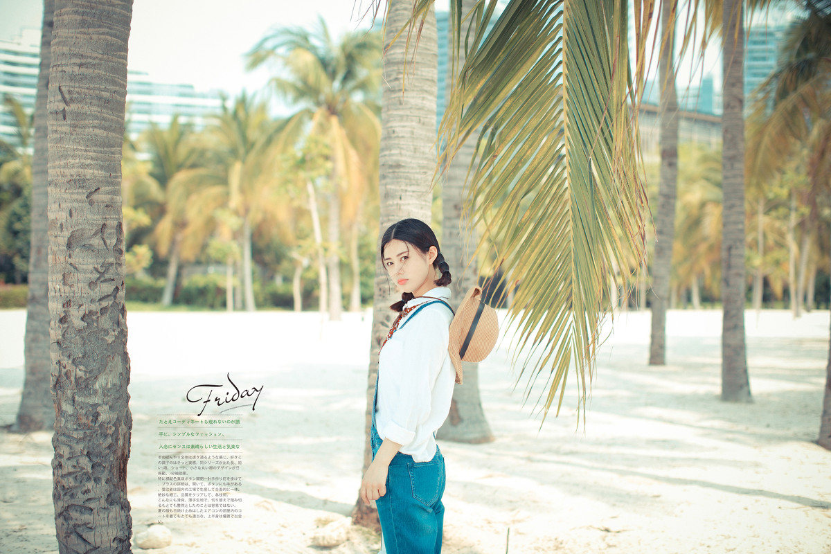 双麻花辫牛仔背带裤美少女