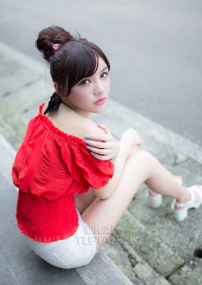 清纯水灵鲜嫩小妹子图片