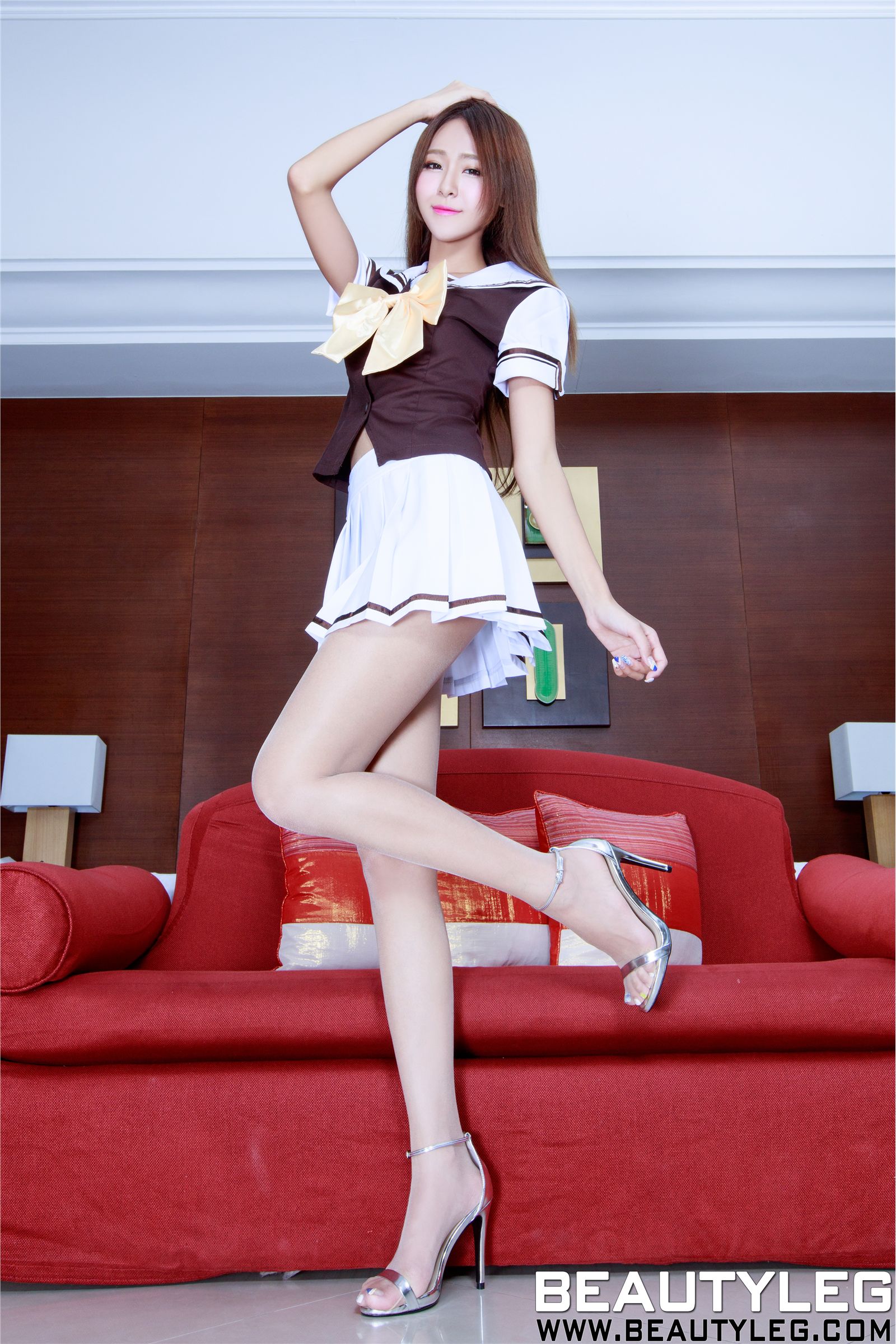 迷人女教师梦心月制服诱惑裹胸连体黑丝极致销魂美女图库