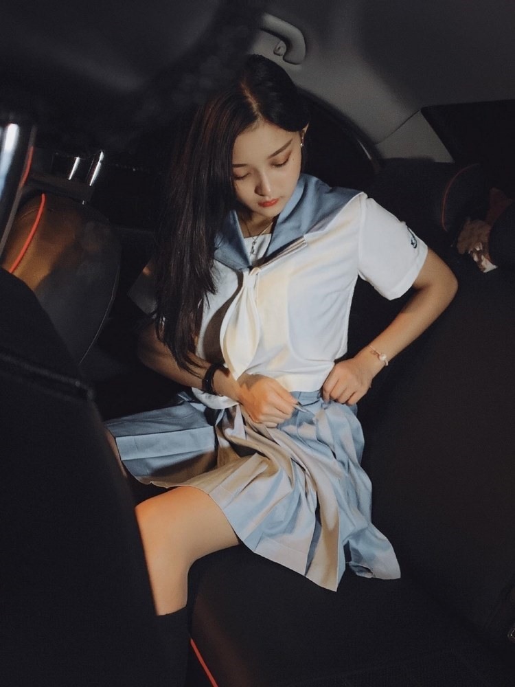 校园美女辣妹御姐黑丝美腿户外性感福利诱惑写真