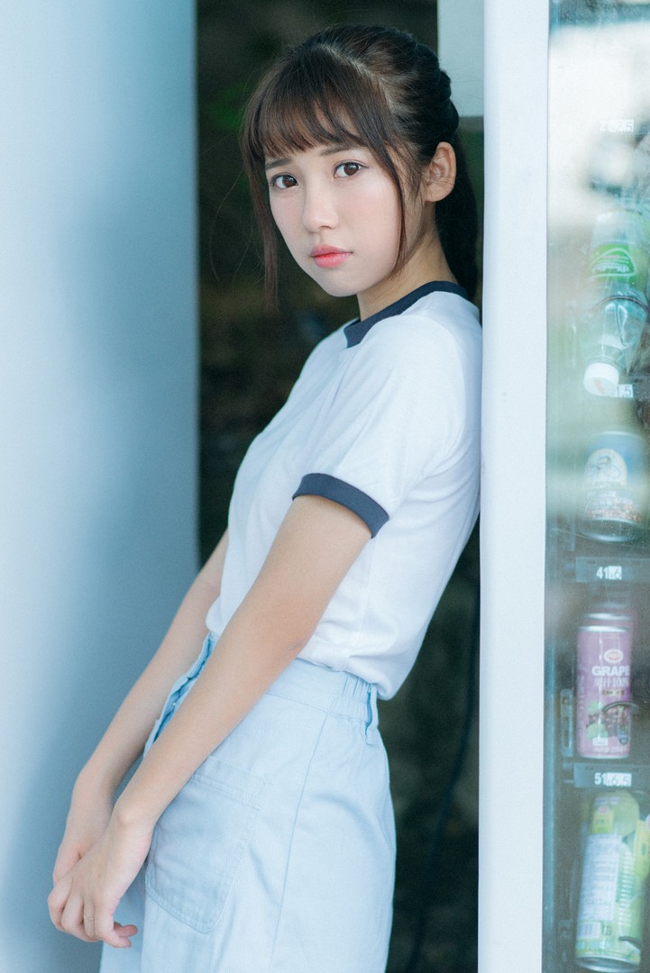 性感女秘书周于希天生媚骨酒店忘情自慰大胆美女私拍