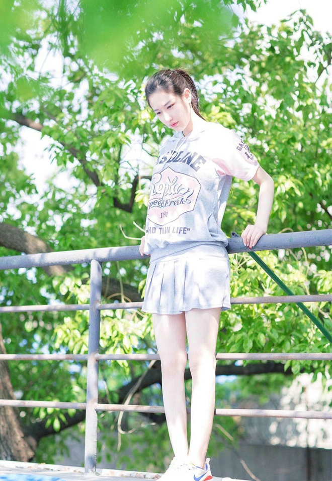 性感女秘书周于希天生媚骨酒店忘情自慰大胆美女私拍