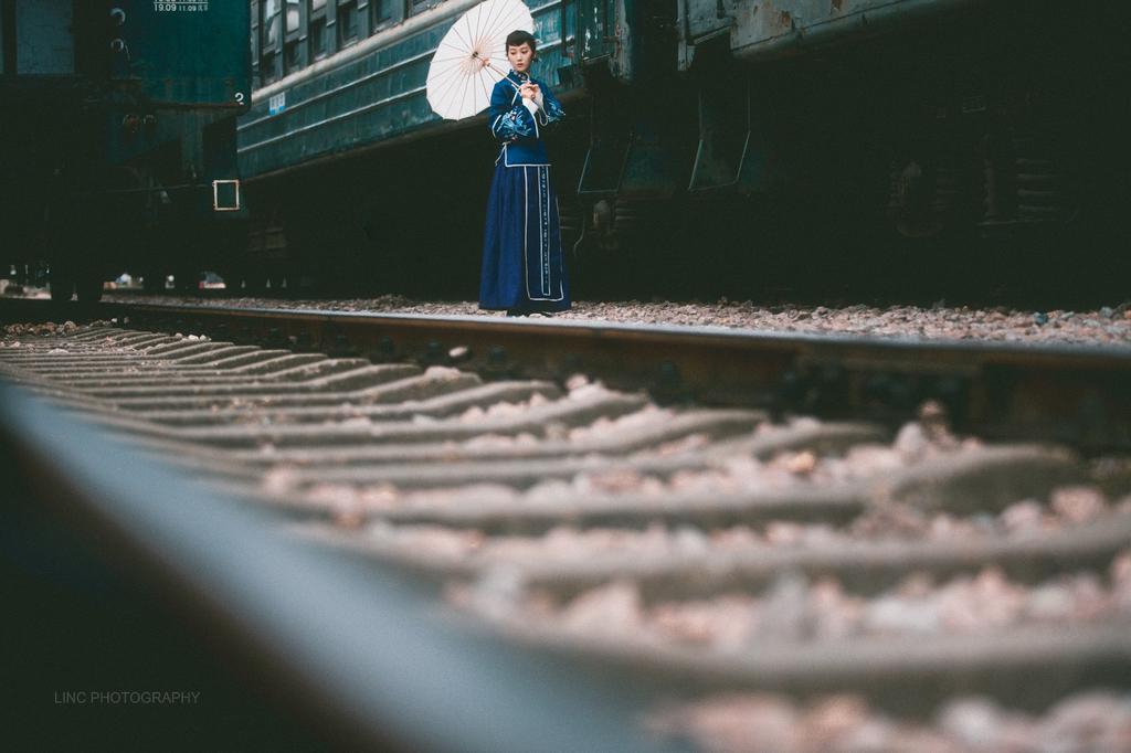 温婉大家闺秀火车站古风摄影