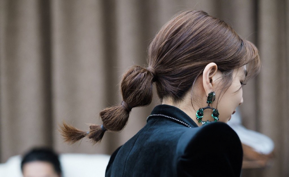 直率少女陈嘉桦干练简约风格迷人清纯写真