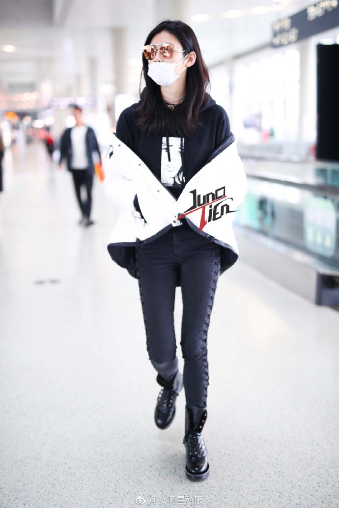 奚梦瑶机场街拍照 夹克短靴秋冬造型