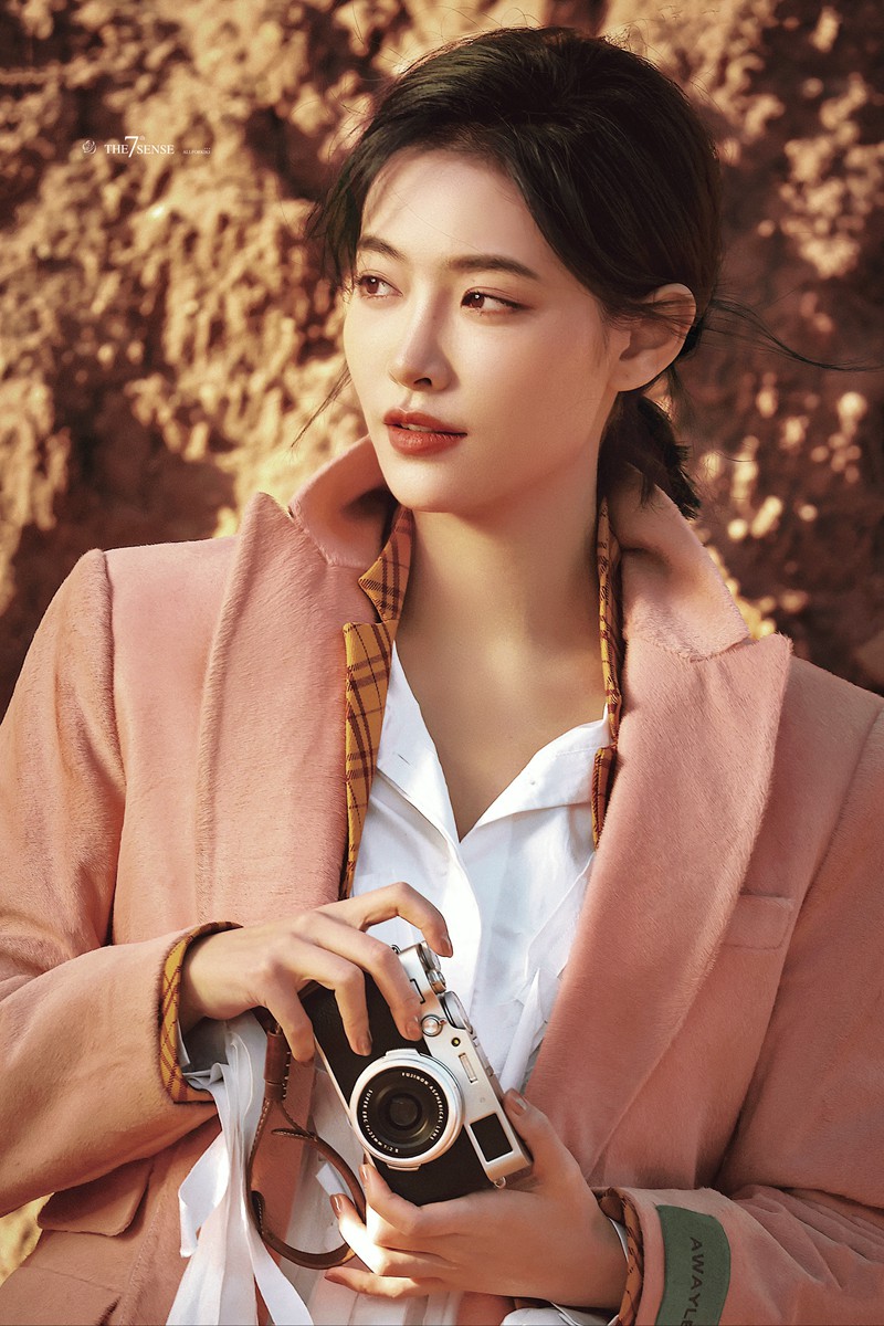 许佳琪光影红岩饭拍图美的宛如电影画面