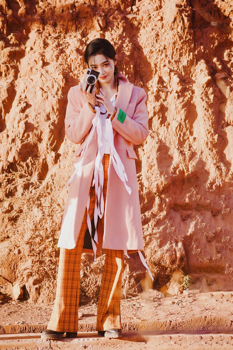 许佳琪光影红岩饭拍图美的宛如电影画面