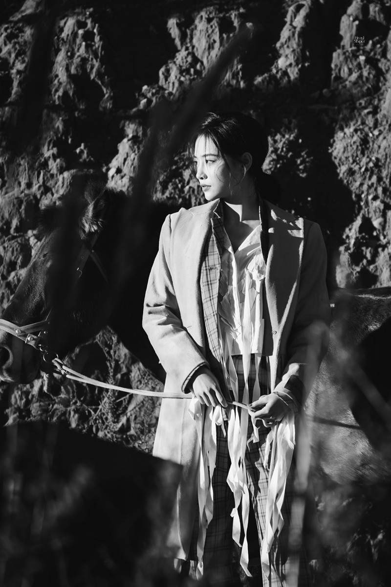 许佳琪光影红岩饭拍图美的宛如电影画面